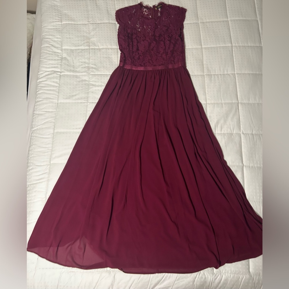 Miusol Burgundy Lace Bodice Chiffon Maxi Dress